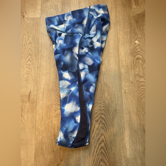 Lululemon Train Times Crop Leggings Mini Blush Blossom Alpine White Size 4 - Picture 3 of 6